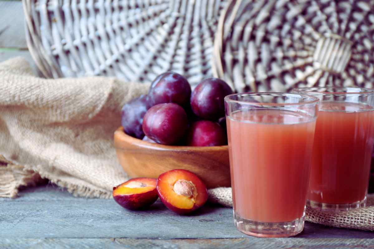 Così tieni sotto controllo colesterolo: questo succo è un aiuto insospettabile