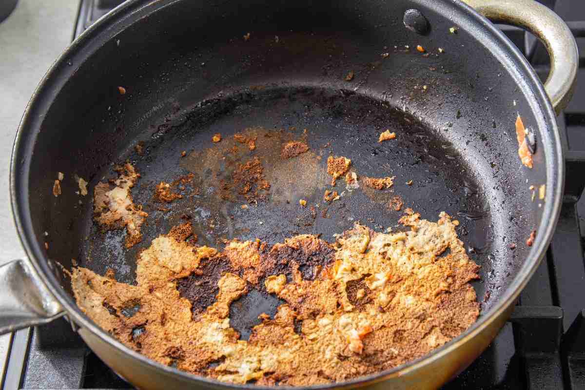 pentole brillanti senza stress, il trucco della nonna ti svolta