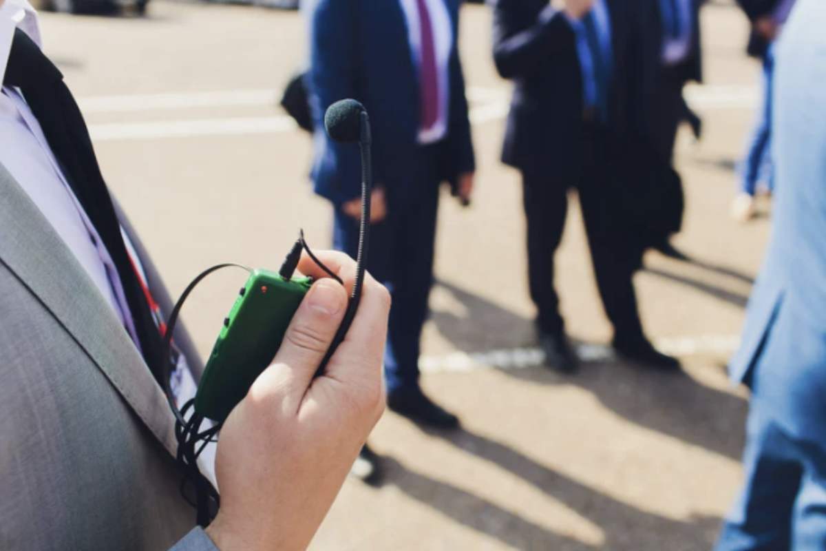 Tra i dispositivi più apprezzati e performanti spicca il Vasco V4 Translator, prodotto da Vasco, azienda leader nel settore dei traduttori vocali.