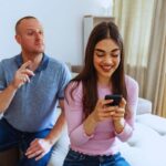 Bastano queste due funzioni attive sul cellulare per farti spiare da chiunque