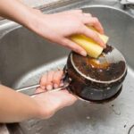 pentole brillanti, svelato il trucco della nonna